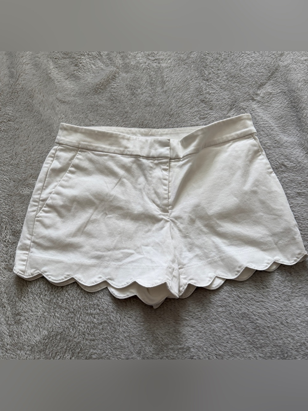 LOFT The Riviera Short White Scalloped Hem Shorts Size 2
